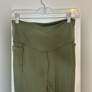 Offline by Aerie Real Me Xtra Crossover High Waisted 7/8 Legging Size XL